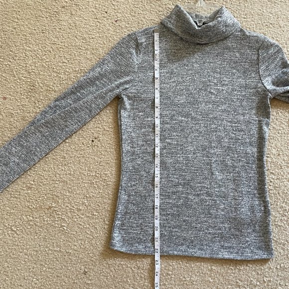 Long-sleeve turtleneck shirt from Forever 21 - Picture 7 of 10